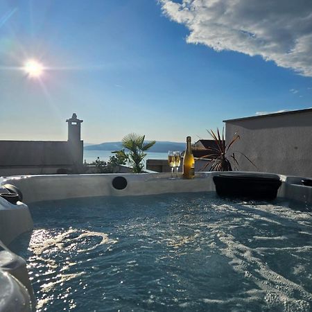 Apartman Koko With Private Jacuzzi Макарска Екстериор снимка