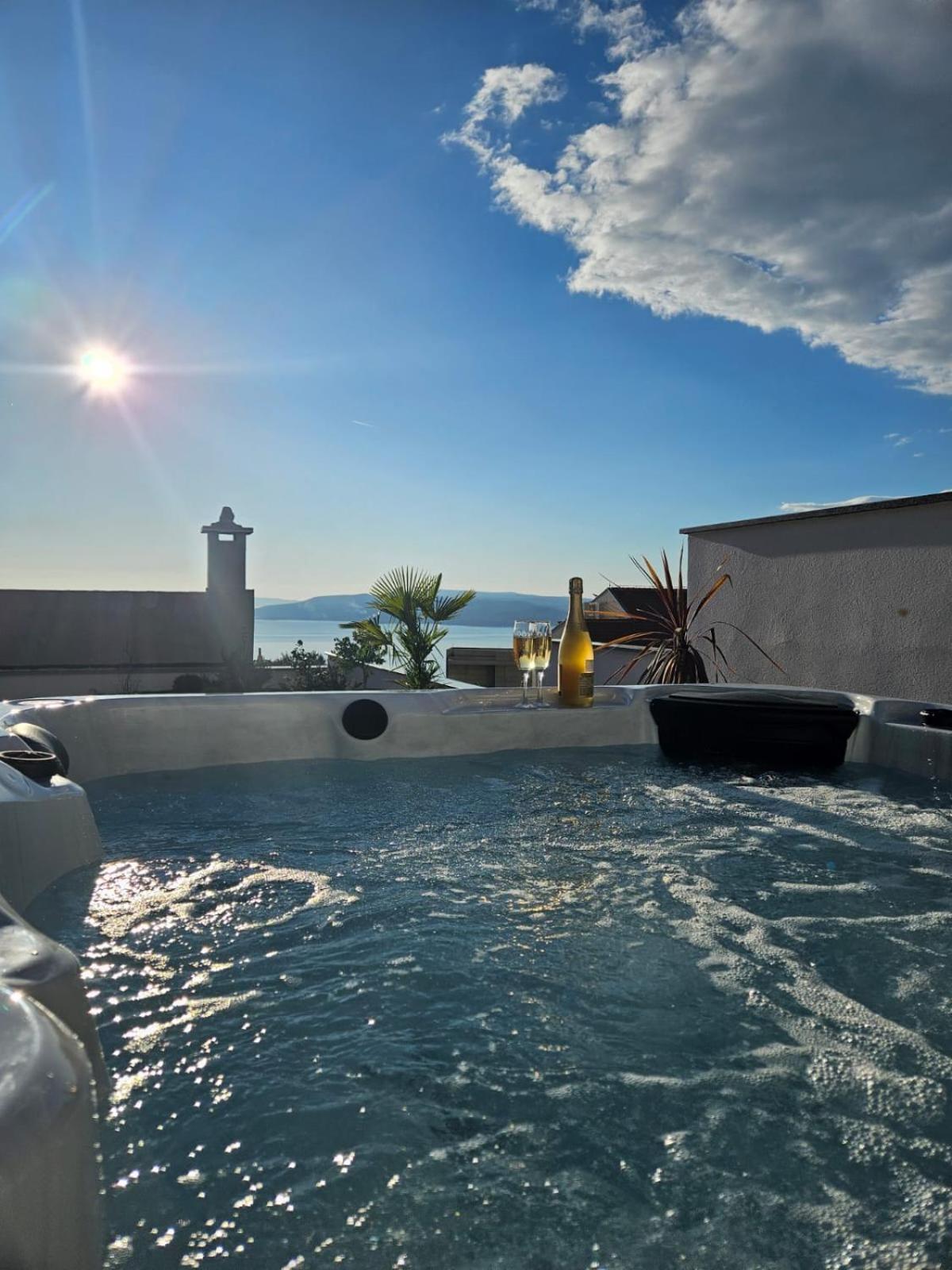 Apartman Koko With Private Jacuzzi Макарска Екстериор снимка
