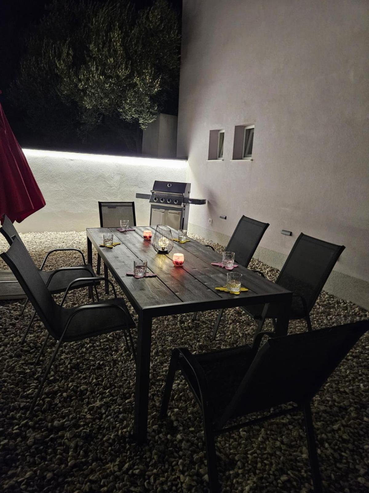 Apartman Koko With Private Jacuzzi Макарска Екстериор снимка