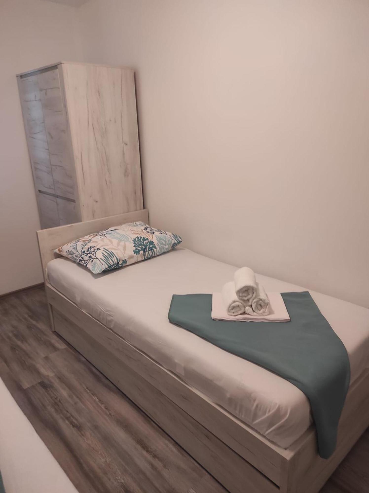 Apartman Koko With Private Jacuzzi Макарска Екстериор снимка