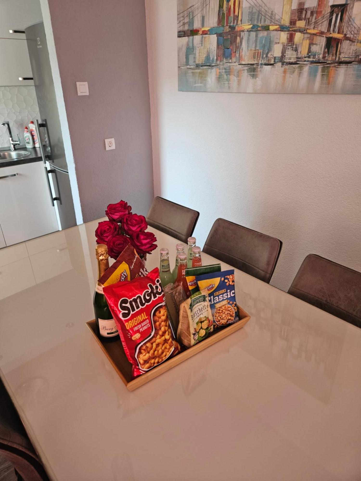 Apartman Koko With Private Jacuzzi Макарска Екстериор снимка
