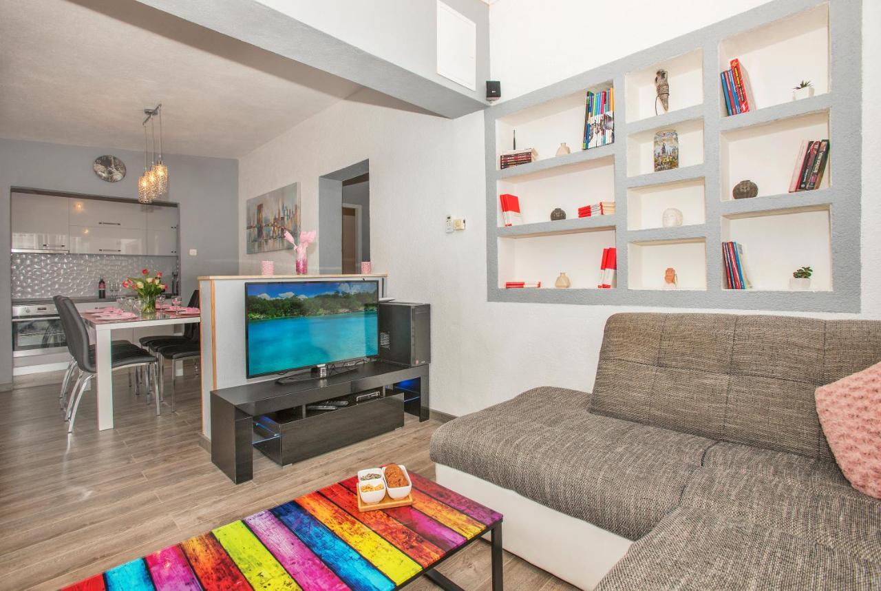 Apartman Koko With Private Jacuzzi Макарска Екстериор снимка