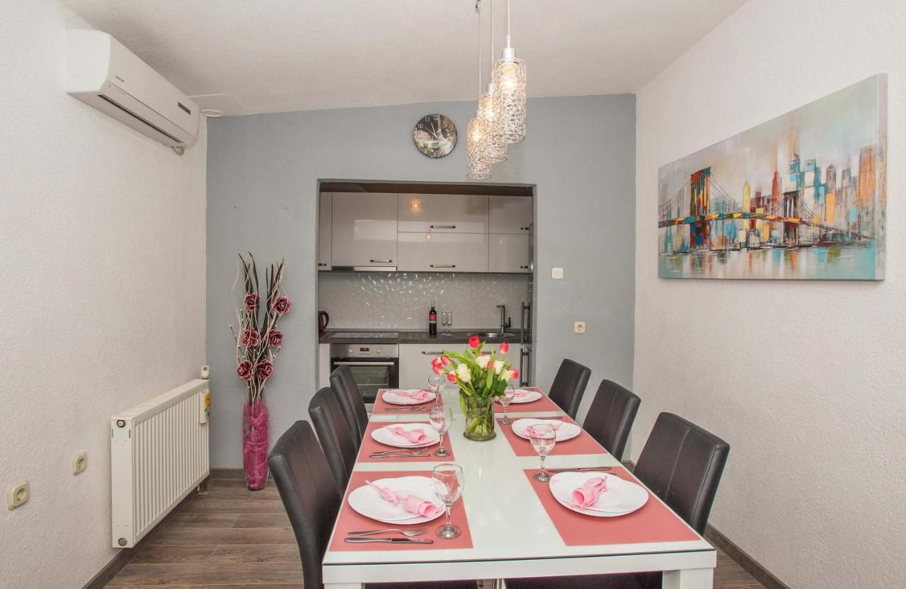 Apartman Koko With Private Jacuzzi Макарска Екстериор снимка